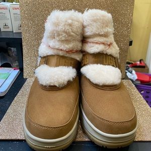 Brand new Uggs Brown color